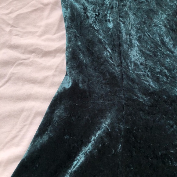 Velvet Dress - Picture 6 of 7